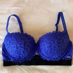 NWOT VS PINK date push-up bra